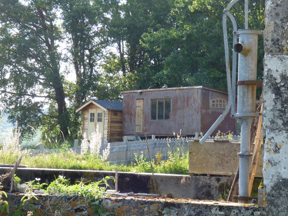 la Roulotte de la Borde Campground/ 
RV Resort in Occitanie