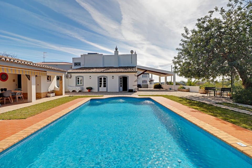 Property building, Day, Garden, Garden view, Pool view, Swimming pool