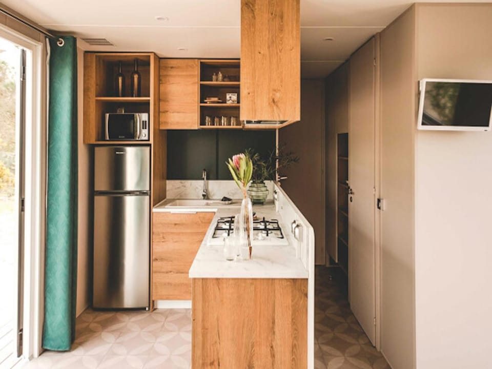Kitchen or kitchenette