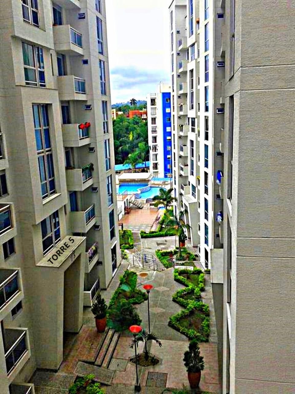 Property building, Pool view, elevator, acessibility