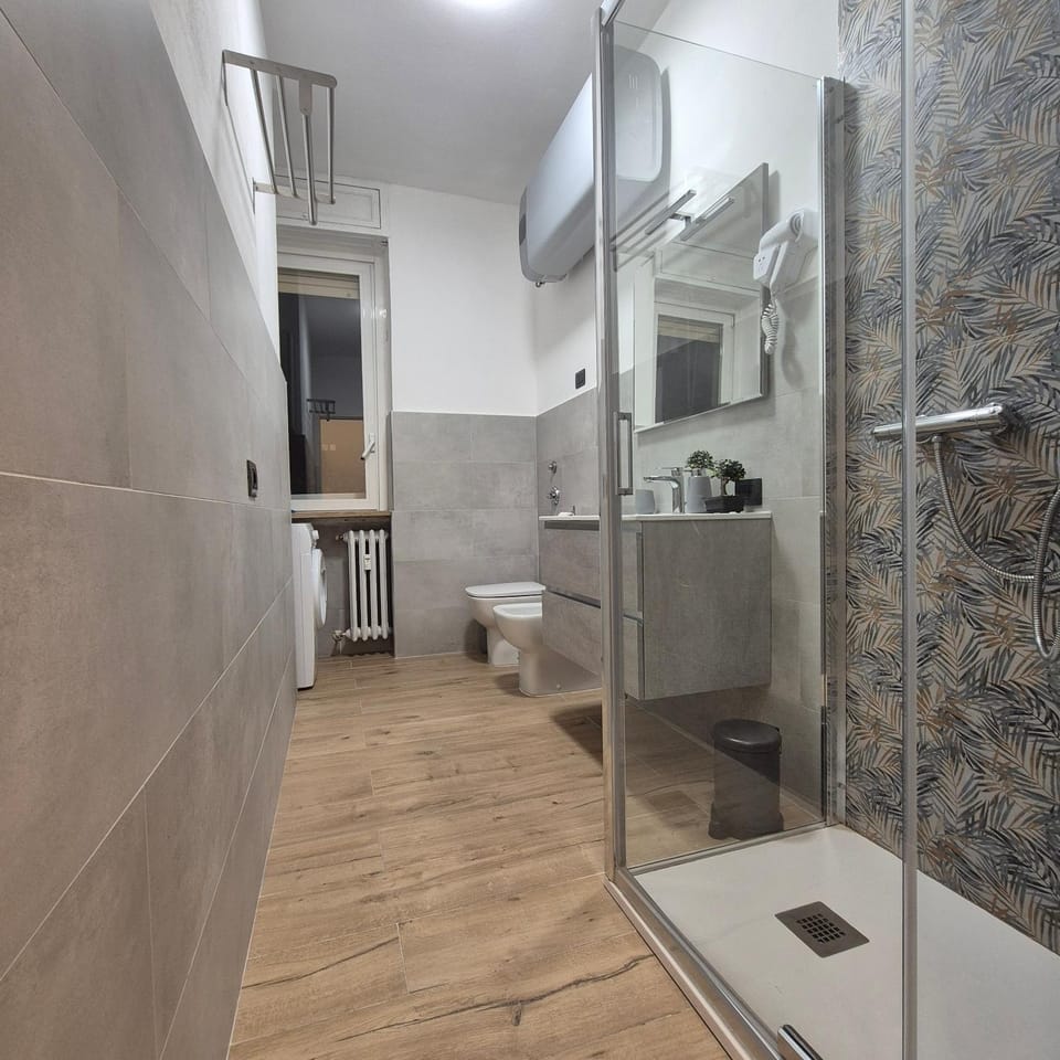 Shower, Bathroom, towels
