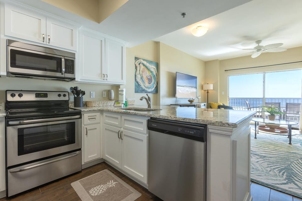 Tidewater 304-Family friendly complex to enjoy the Beach! House in Orange Beach