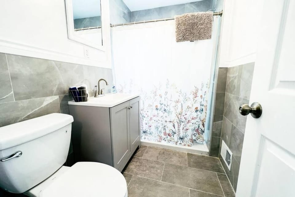 4BR Niagara Getaway-Prime Location House in Niagara Falls