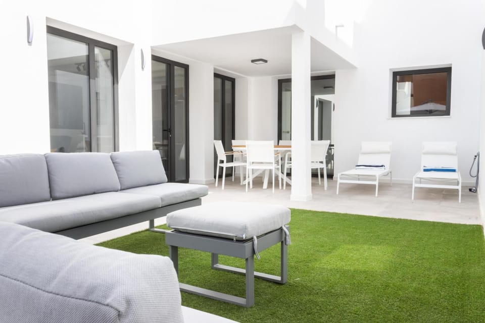Patio, Garden, Balcony/Terrace