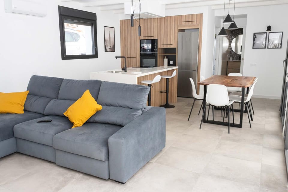Living room, Dining area, kitchen