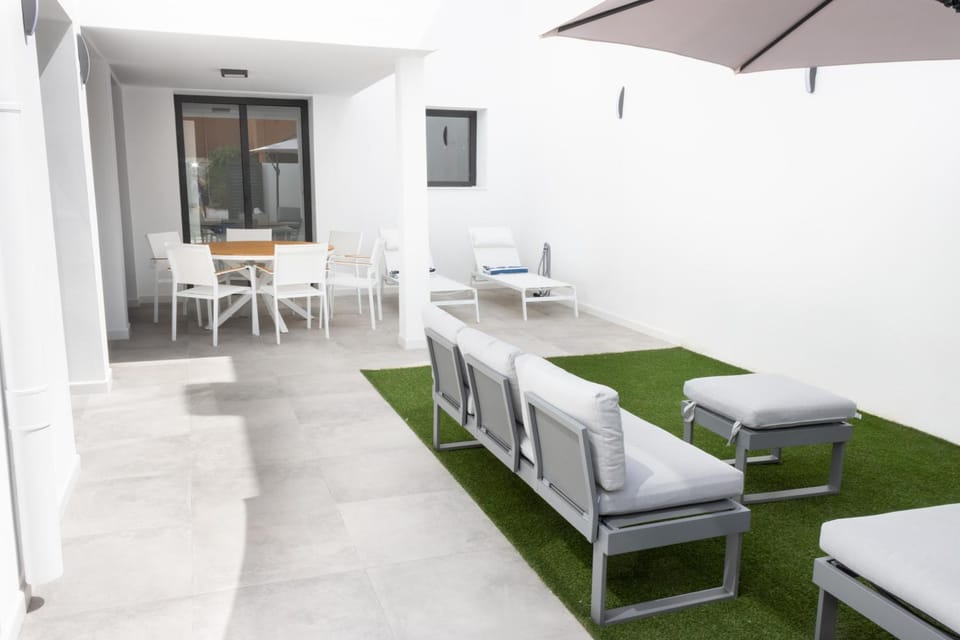 Patio, Garden, Balcony/Terrace