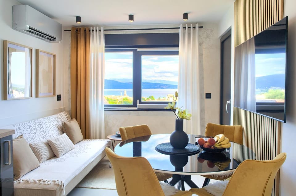 TV and multimedia, Living room, Seating area, Dining area, Sea view, air conditioner