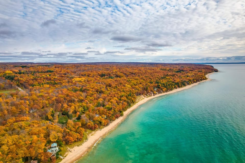 17 Mi to Skiing! Lake-View Michigan Home w/ Deck House in Michigan