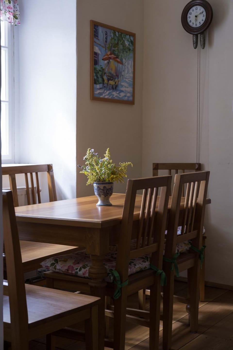 Seating area, Dining area