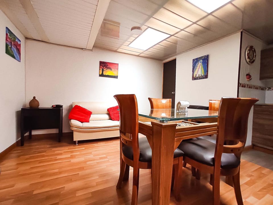 Living room, Seating area, Dining area, locker, shuttle