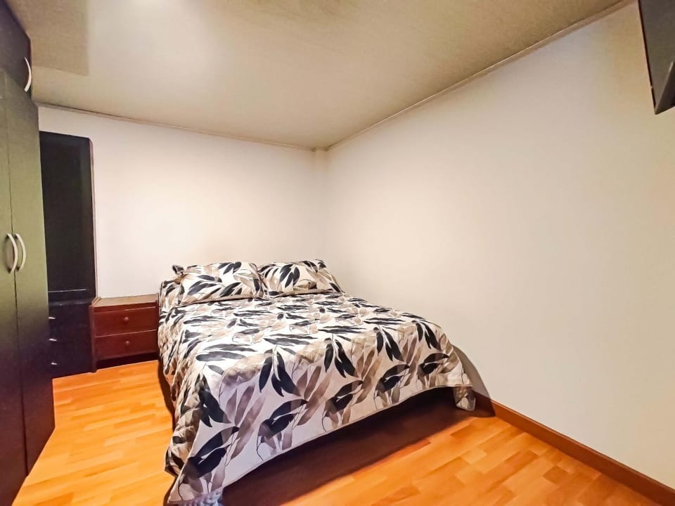 Bed, TV and multimedia, Photo of the whole room, Bedroom, wardrobe