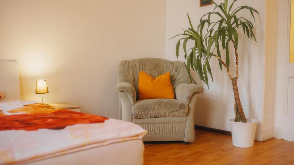 Seating area, Bedroom