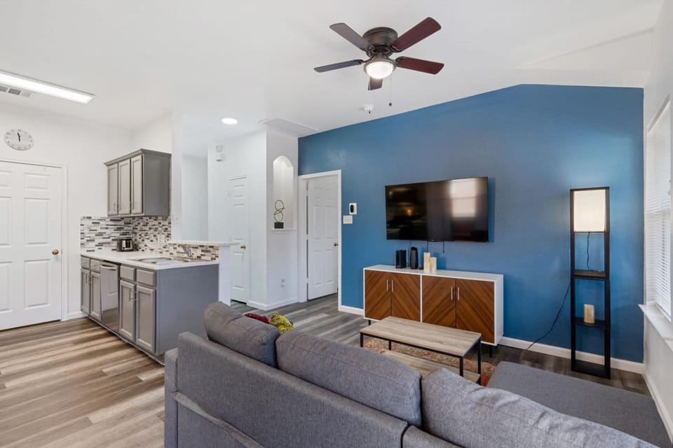 Quaint 2BD2B Condo* Fully Furnished*Amazing Patio* Apartment hotel in Round Rock