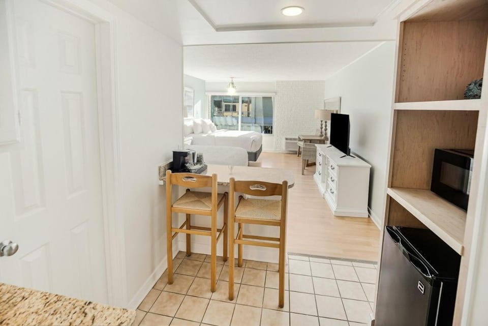 Essence of the Ocean 2nd Floor Oceanview Room Apartment in South Carolina