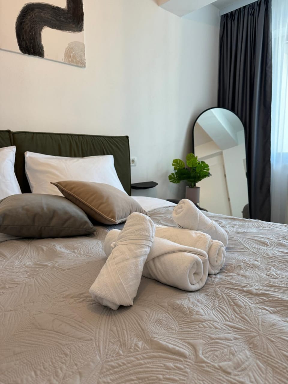 Bed, Bedroom, towels