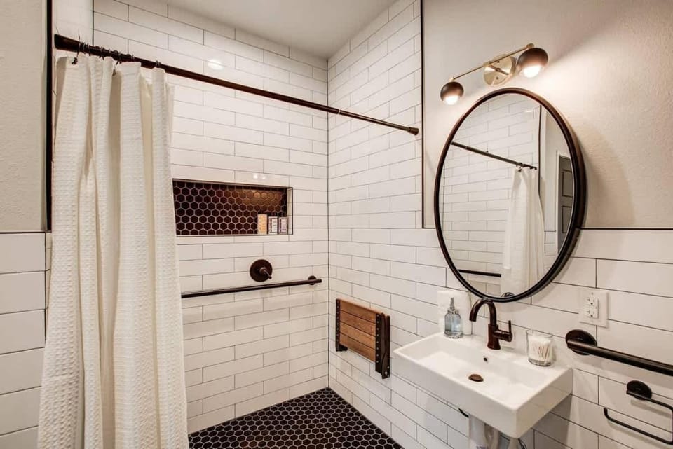 Modern ADA-Accessible Studio - Tennyson St Escape Apartment in Denver