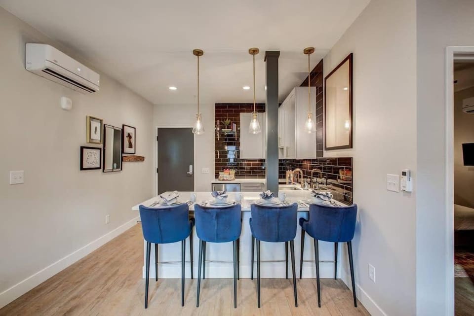 Chic Tennyson St Retreat - Walk to Shops & Cafes Apartment in Denver
