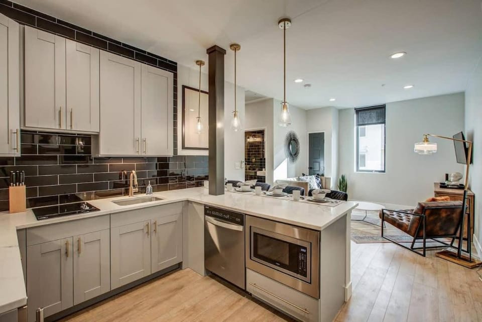 Chic Tennyson St Retreat - Walk to Shops & Cafes Apartment in Denver