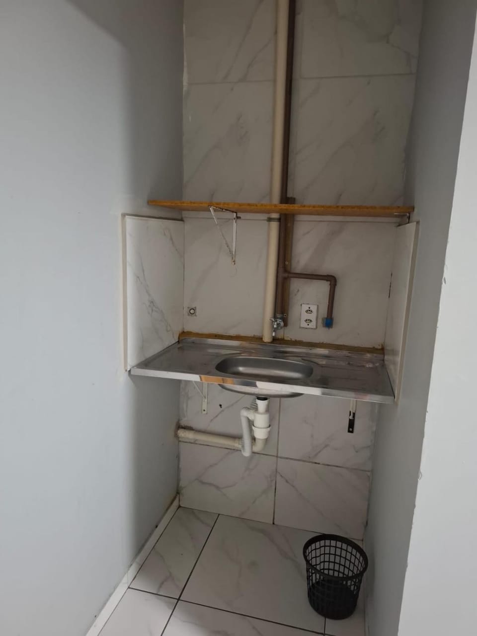 RL Suíte com cama de casal, com banheiro privado, ar split, wifi em Sobrado, sem áreas compartilhadas, somente acesso comum qqq Apartment in Porto Belo