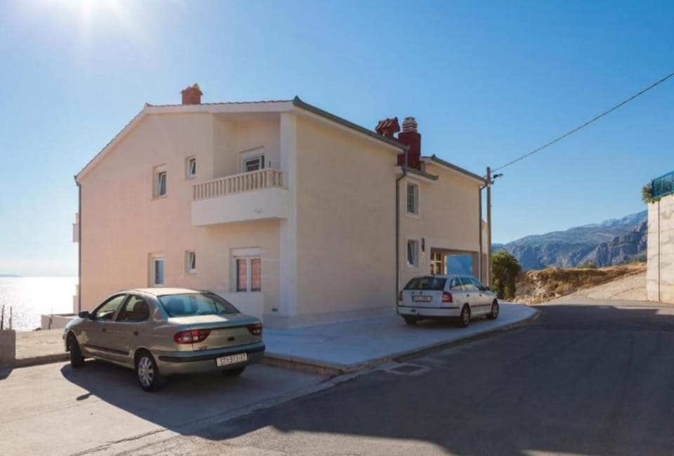 Property building, Parking