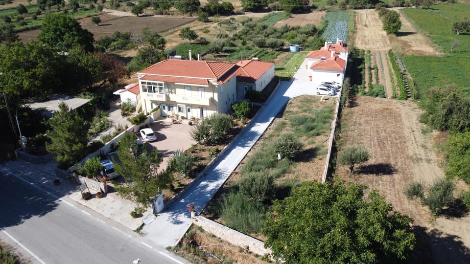 Property building, Bird's eye view, Swimming pool
