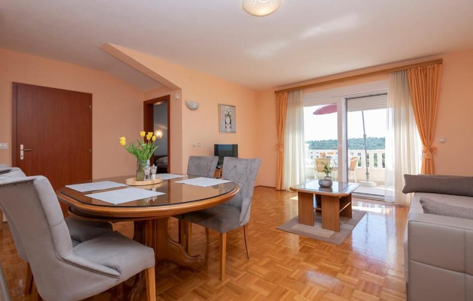 Apartman Mira Apartment in Makarska
