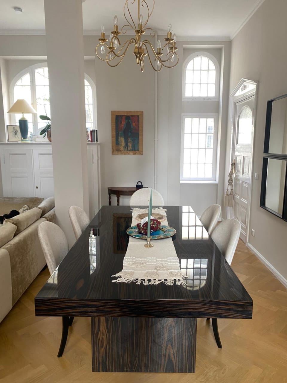 Living room, Seating area, Dining area