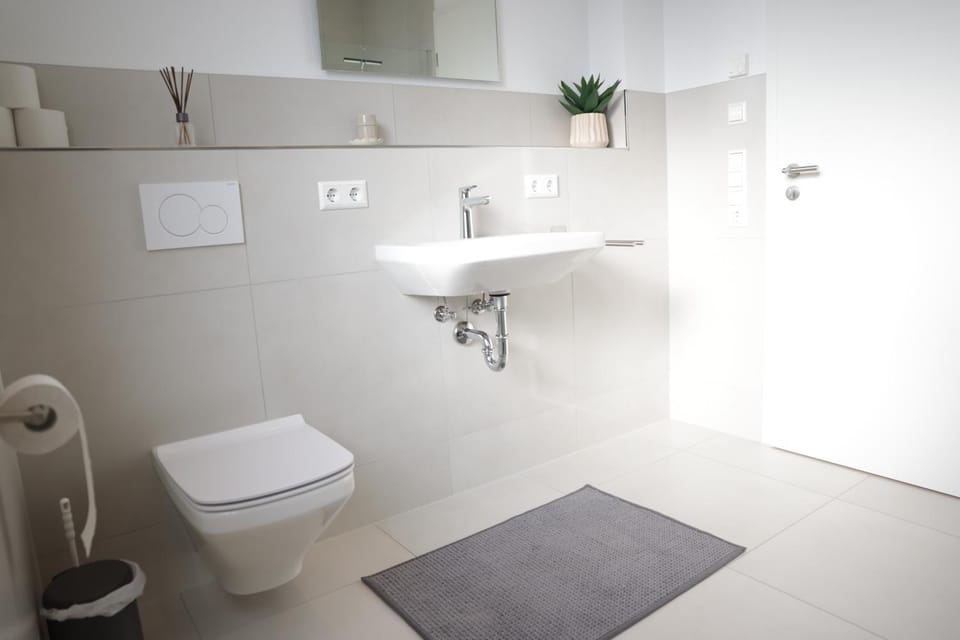 Toilet, Bathroom