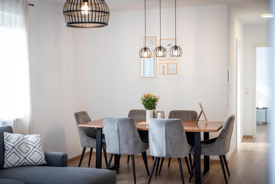 Living room, Seating area, Dining area