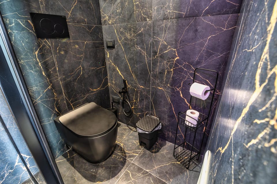 Toilet, Bathroom