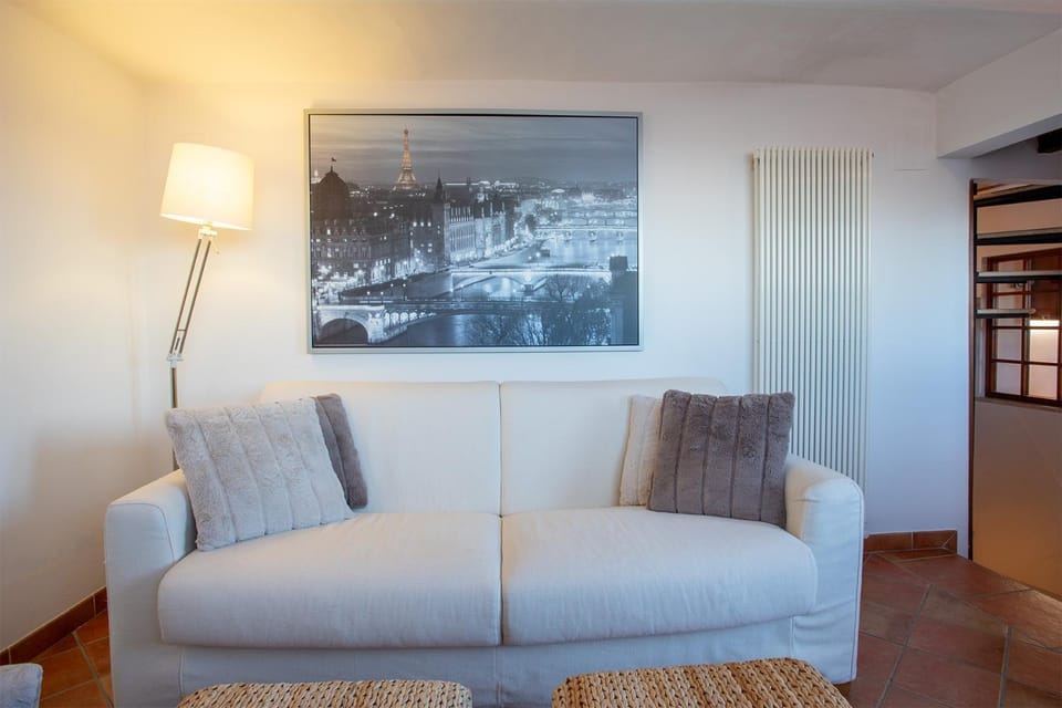 Living room, Seating area, internet