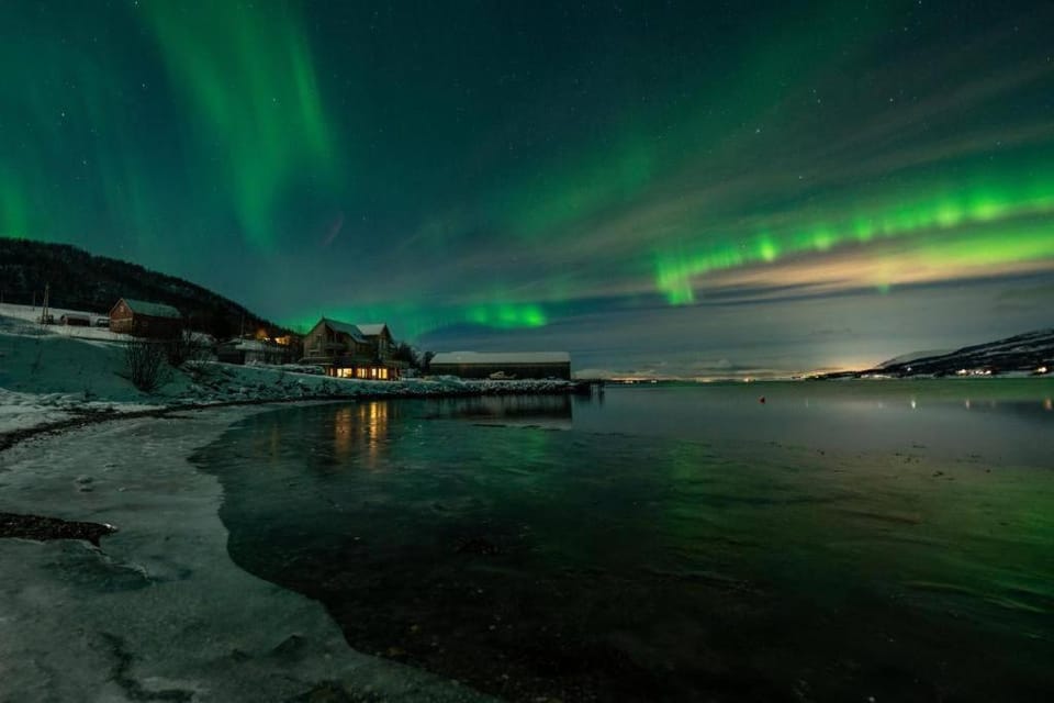 Secluded northern light apartment with great view! Apartment in Troms Og Finnmark
