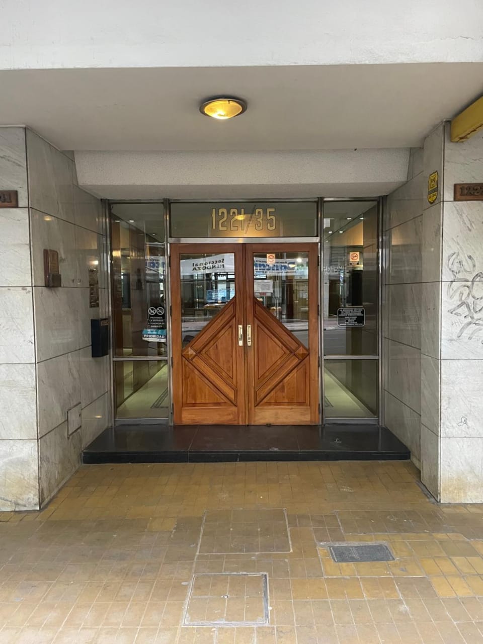 Facade/entrance