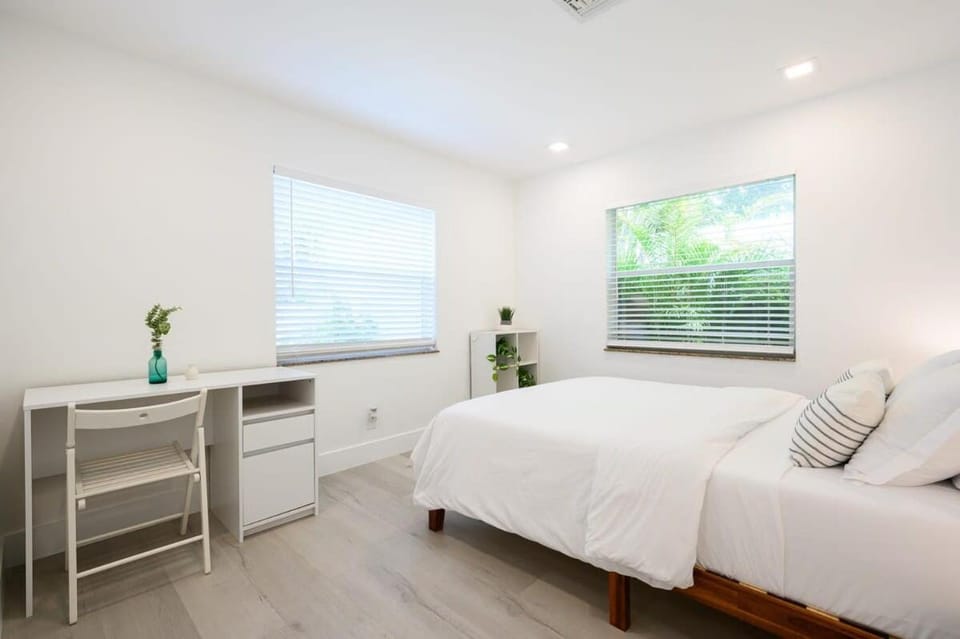 Beautiful And Comfortable Apt in Victoria Park House in Fort Lauderdale