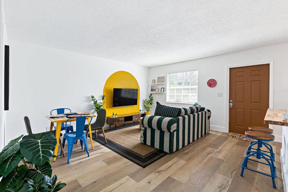 Lovely 2 BR condo in Sailboat Bend House in Fort Lauderdale