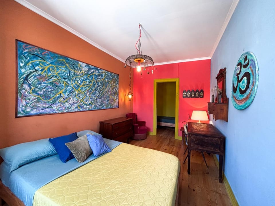 Bed, Photo of the whole room, Seating area, Bedroom