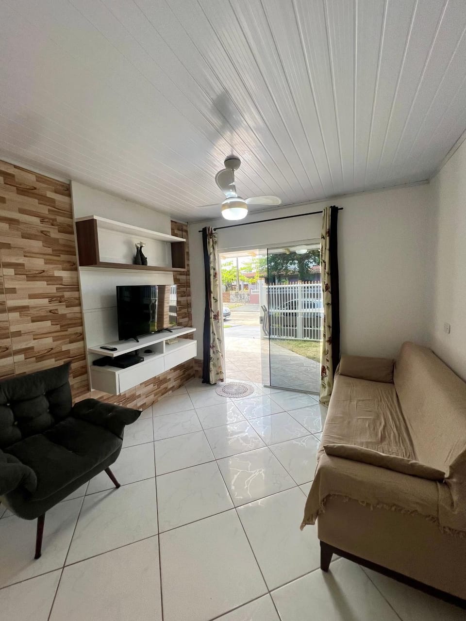 Refúgio perto do Mar: Ótima casa a 350m da praia House in Pontal do Paraná