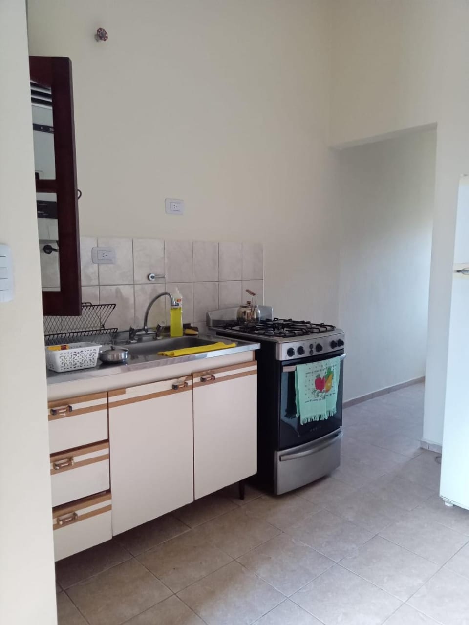 Kitchen or kitchenette, pet friendly, stove