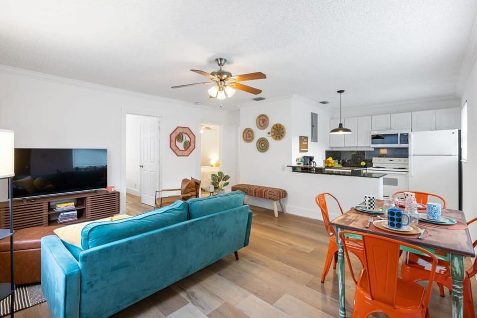The Yellow Submarine @Sailboat Bend House in Fort Lauderdale