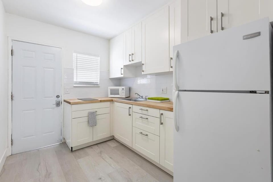 Victoria Park Unique Studio close to Las Olas Blvd Apartment in Fort Lauderdale