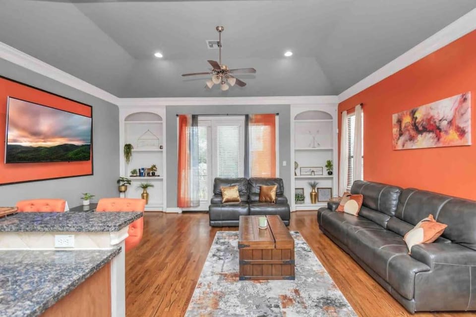 Prolific 3Story w Game Room-HotTub-Near DT House in Houston