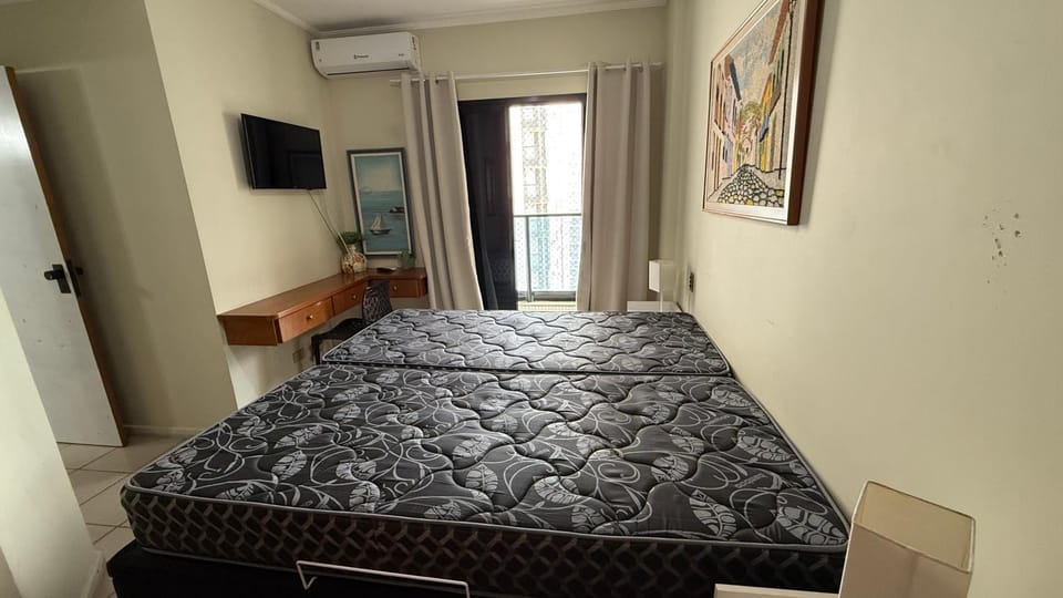Communal lounge/ TV room, Bed, TV and multimedia, Photo of the whole room, Evening entertainment, Bedroom, air conditioner