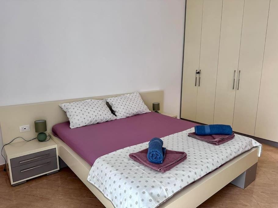 Bed, Bedroom, towels, wardrobe