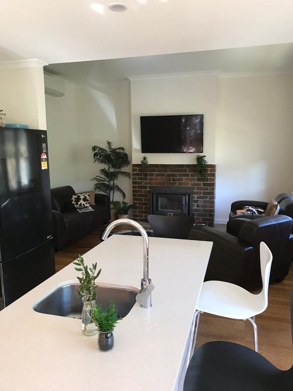 Communal lounge/ TV room, kitchen