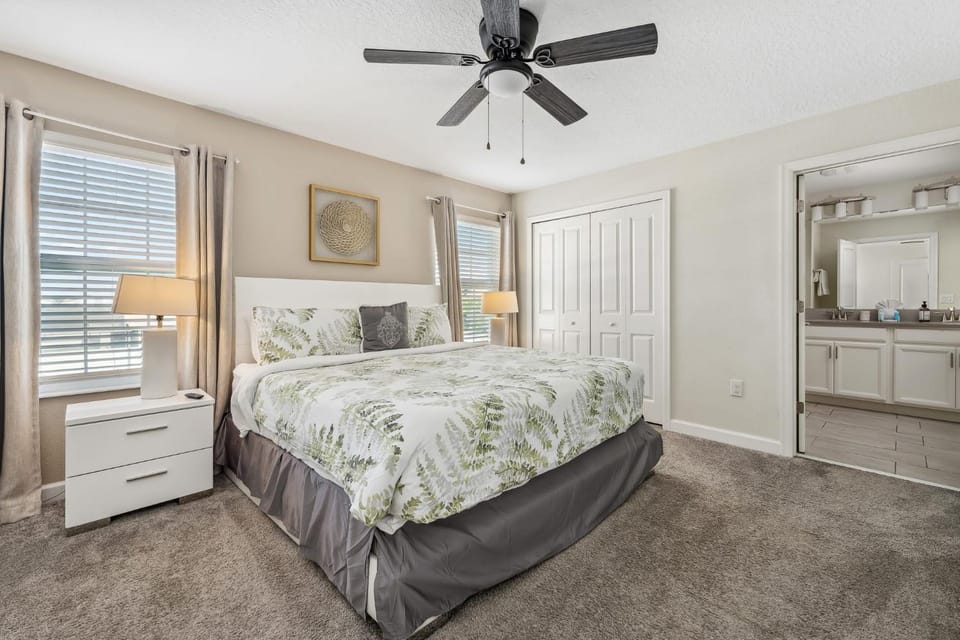 4BR Pool Home w Free Waterpark - 9 Min to Disney House in Kissimmee