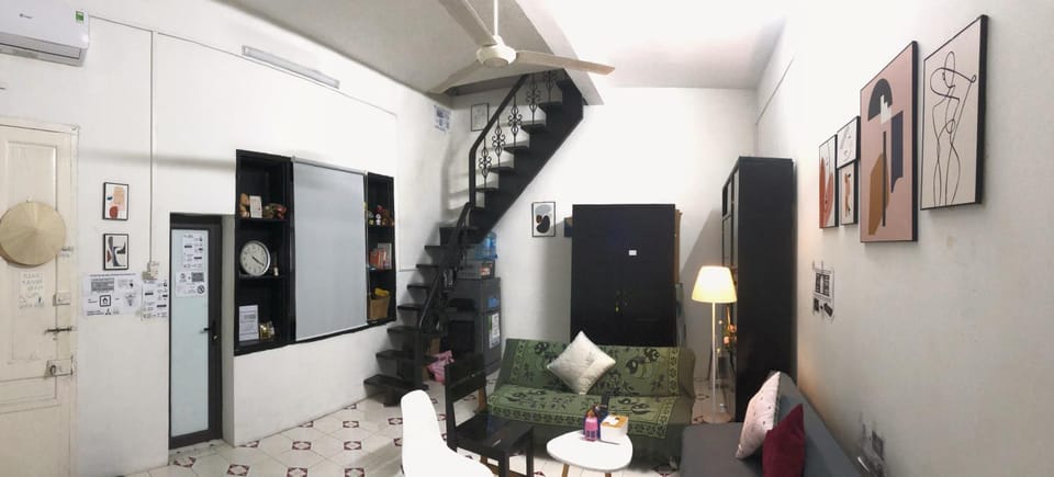 Entertainment, internet, microwave, wardrobe, kitchen