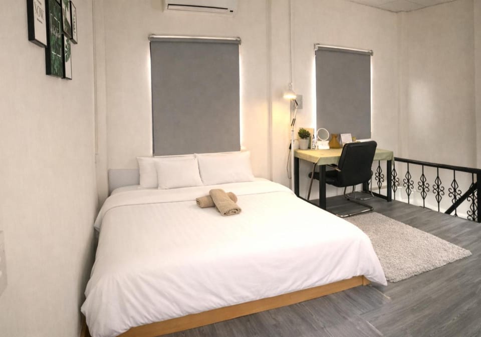 Bed, Floor plan, Bedroom, internet, internet, internet