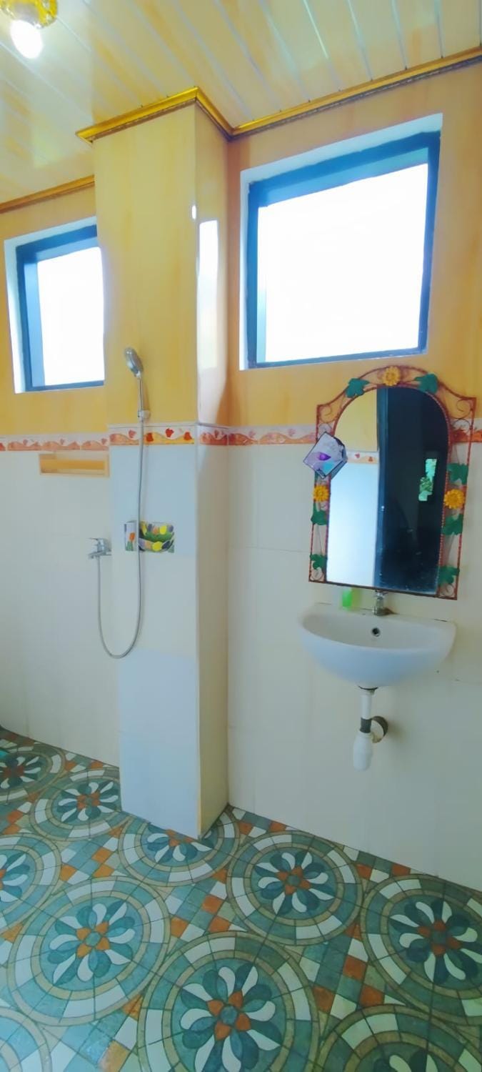 Property building, Bathroom, Guests, air conditioner