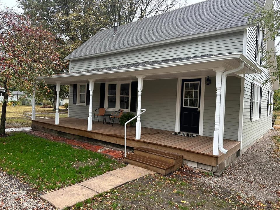 Crabapple Cottage House in Kansas