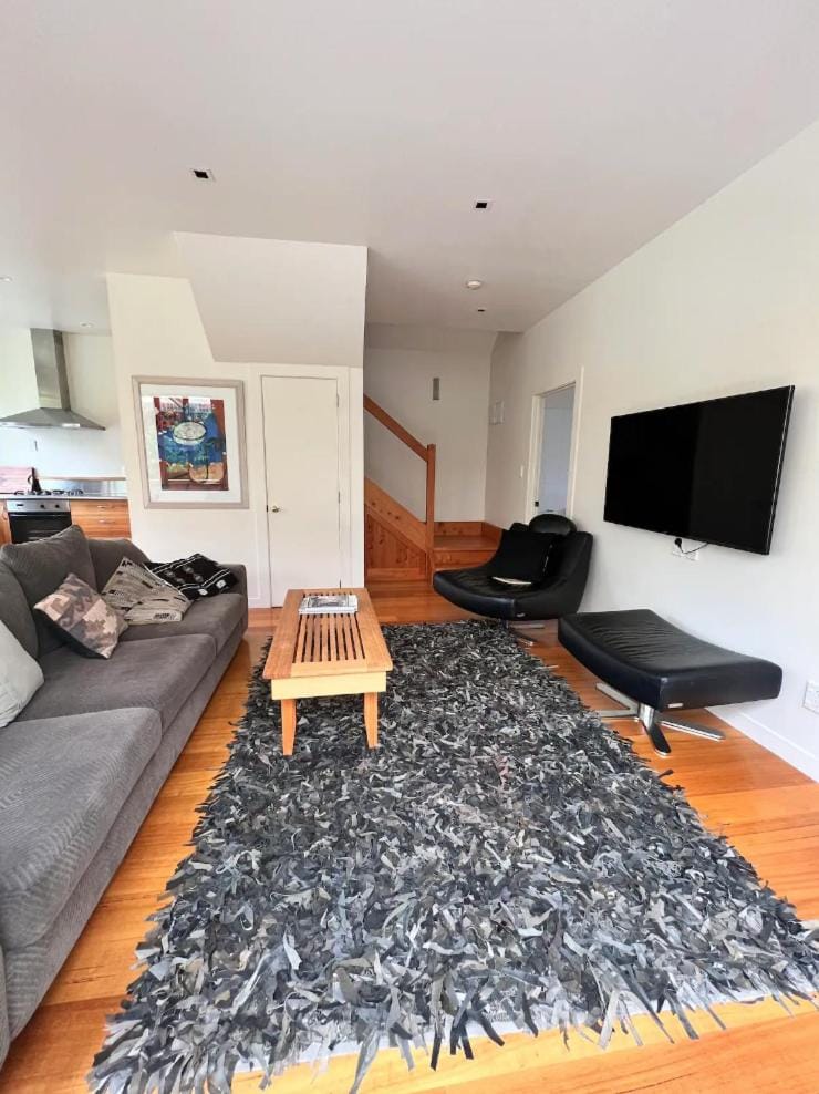 Communal lounge/ TV room, TV and multimedia, Living room, Photo of the whole room, Seating area, Evening entertainment